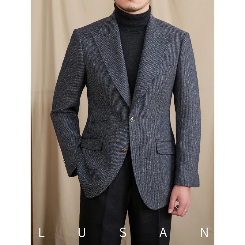 

Mr. Lu San, британский однобортный однотонный костюм, деловой повседневный пиджак с остроконечными лацканами, мужская мода в стиле ретро