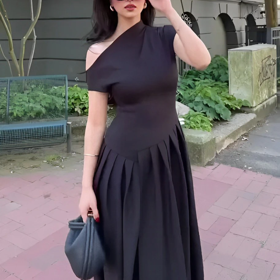 Vestido de festa longo preto plissado, Um ombro, Maxi elegante para ocasiões formais, Vestidos de formatura, Verão, 2022
