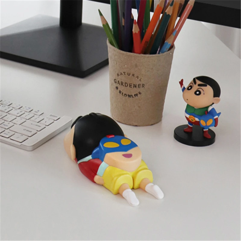 2024 nuevo crayón Shin Chan figura de Anime periférico Superman ratón inalámbrico lindo 3d láser colección de ratones de oficina regalo creativo