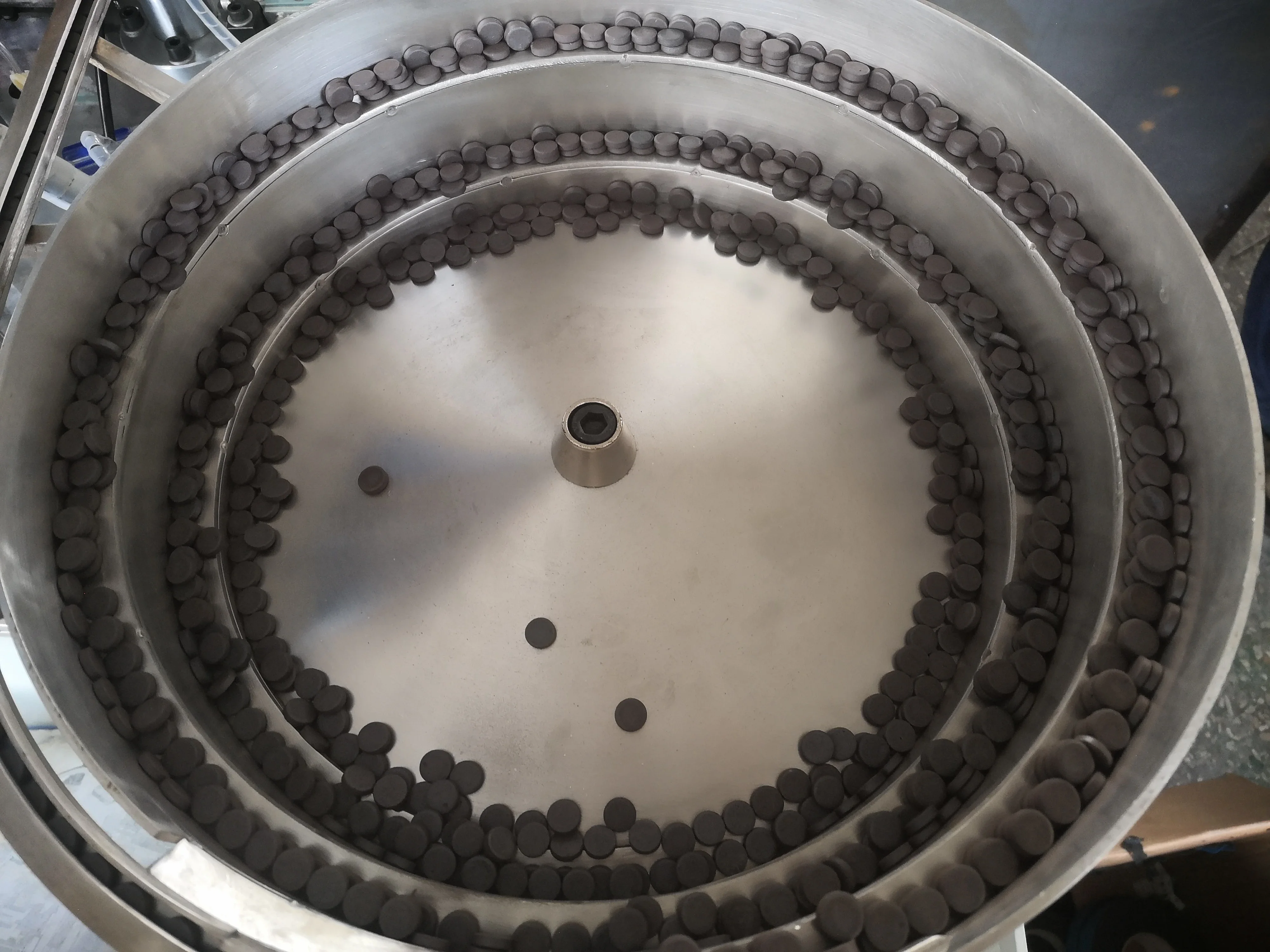 Mesin pembuat rakitan catur