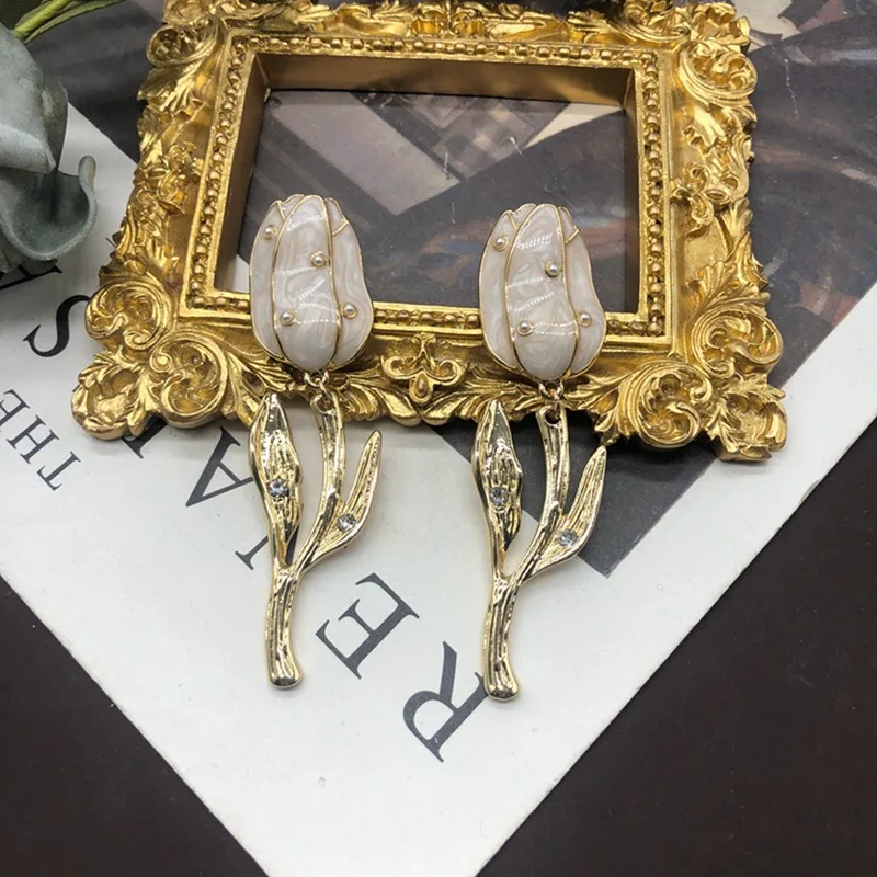 Stud Earrings for Women White Enamel Glazed Flower Western Middle Ages Style Vintage Jewelry Party Accessories Drop Earring