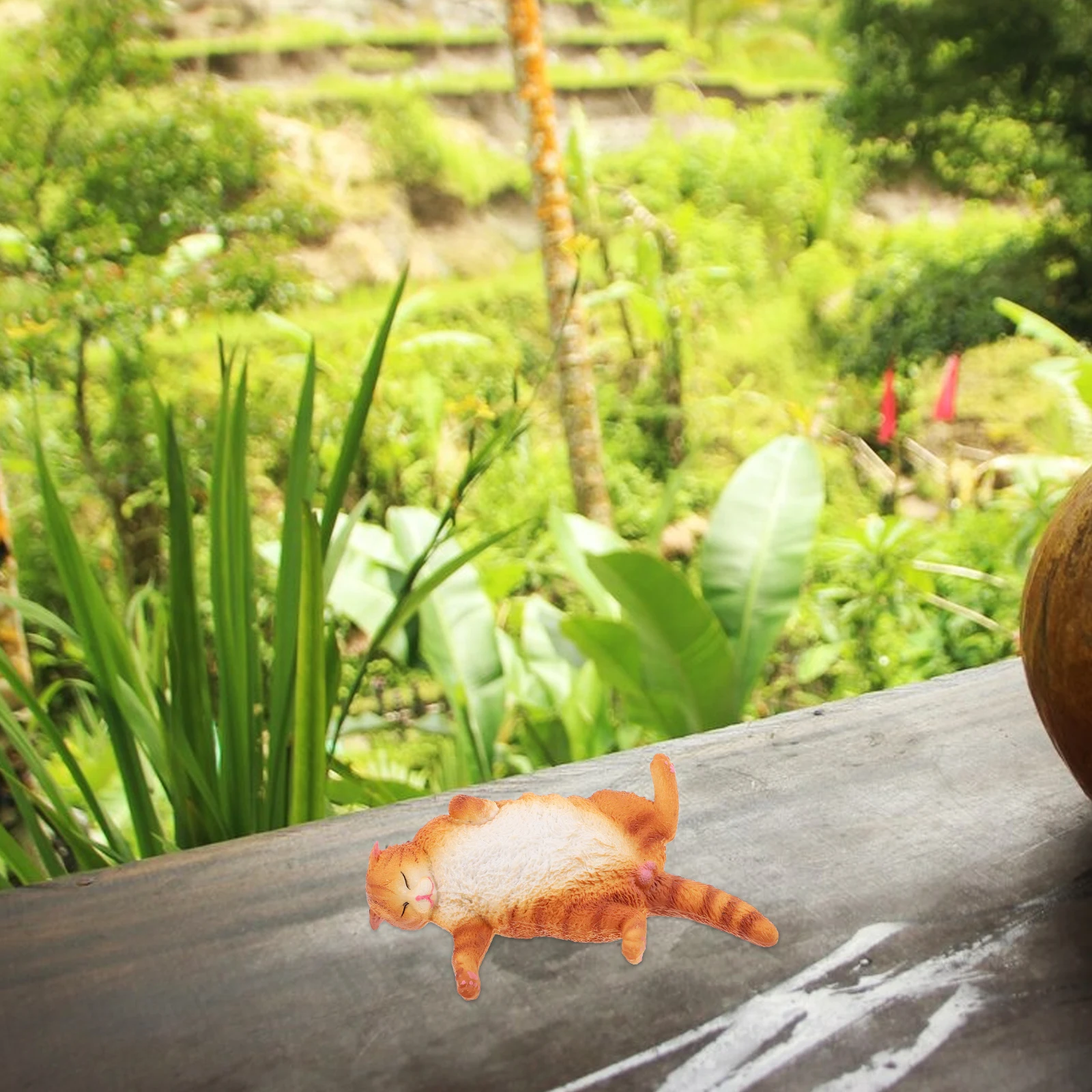 

Cute Sleep Pose Cat Statue Garden Decor for Outdoor Lawn Villa Patio Decoration Lovely Plastic Cat Sculpture Garden Decorative