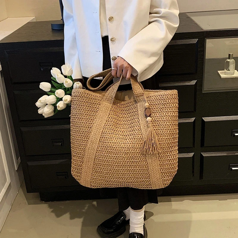 Large Capacity Woven Handbag Personalized Summer Beach Straw Handbag Tassel Design Bohemian Shoulder Bag Ladies Travel Toe Bag