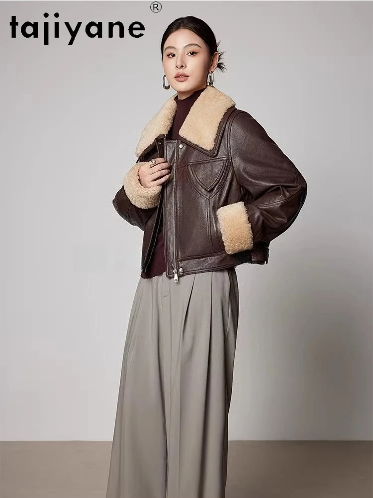เสื้อโค้ทขนห่านสีขาว TAJIYANE สำหรับผู้หญิง ดีไซน์ทันสมัย คอปกขนสัตว์ แจ็คเก็ตหนังแท้  สำหรับฤดูหนาว ปี 2025