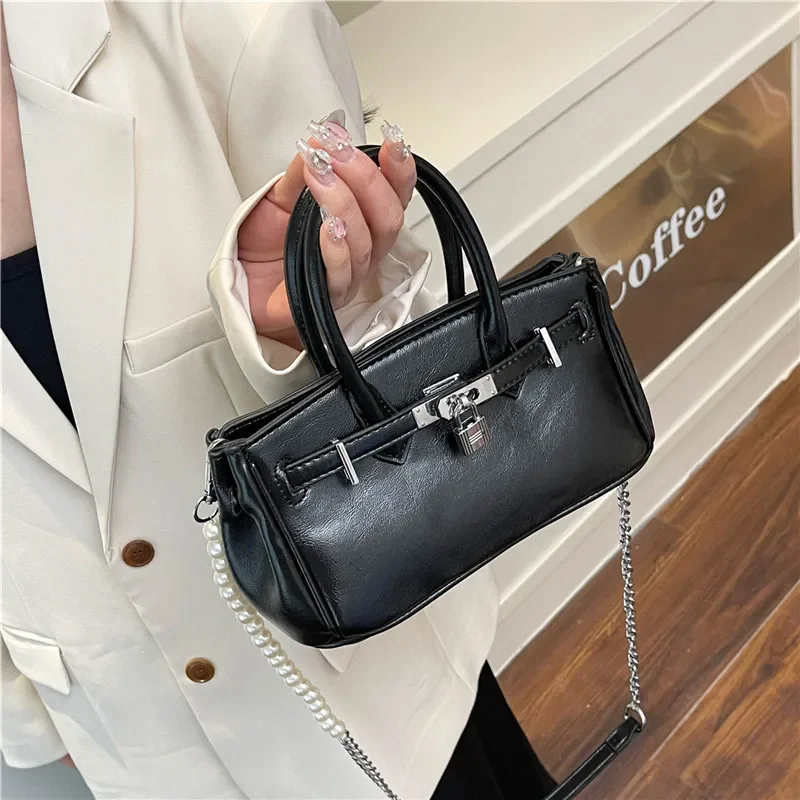 

Elegant Designer Paris Fashion Leather Handbag for Women Luxury Messenger Bag Large Capacity Ideal Show