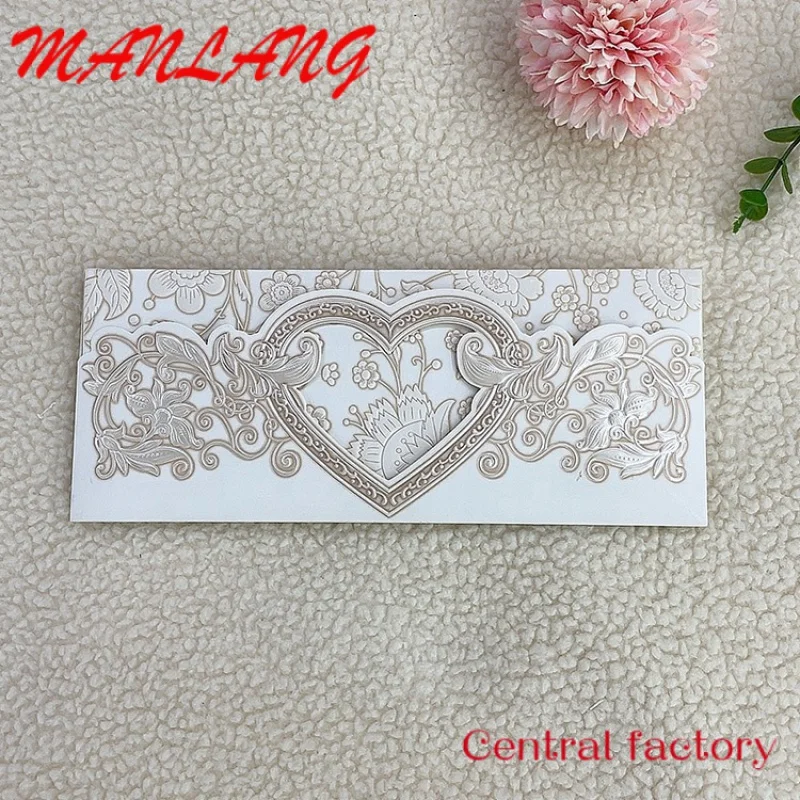 Custom  Stock hot selling or custom design pocket style High Quality heart and flower shape wedding invitations