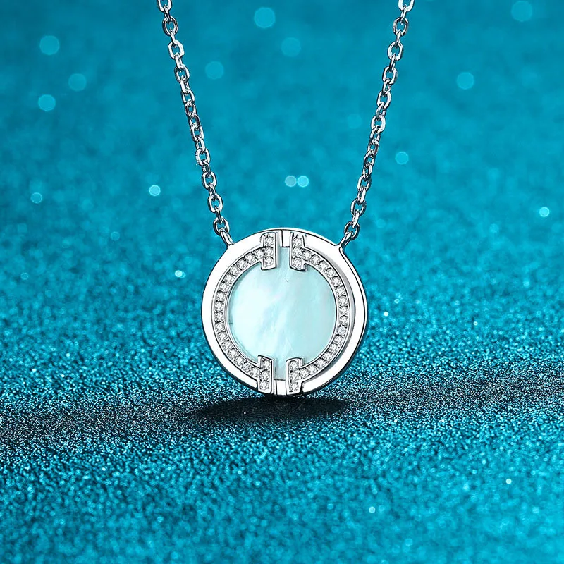 Platinum PT950 mother-of-pearl moissanite pendant female look at each other to smile simple creative smile temperament collarbon