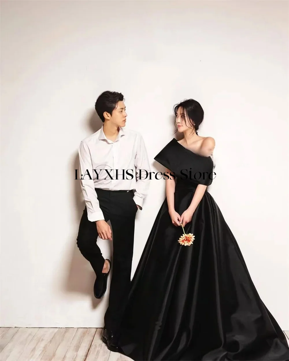 Semplici abiti da sera in raso nero Una linea 3 tipi con spalle scoperte Fiocco Corea Servizio fotografico Abito per festa di nozze Abito da ballo personalizzato
