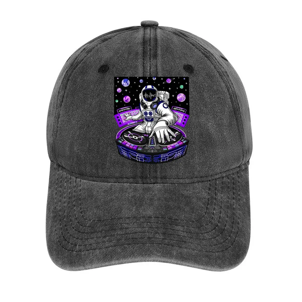 

Astronaut DJing Design Sci - fi - music - related, depicting an astronaut as a DJ Washed Baseball Cap