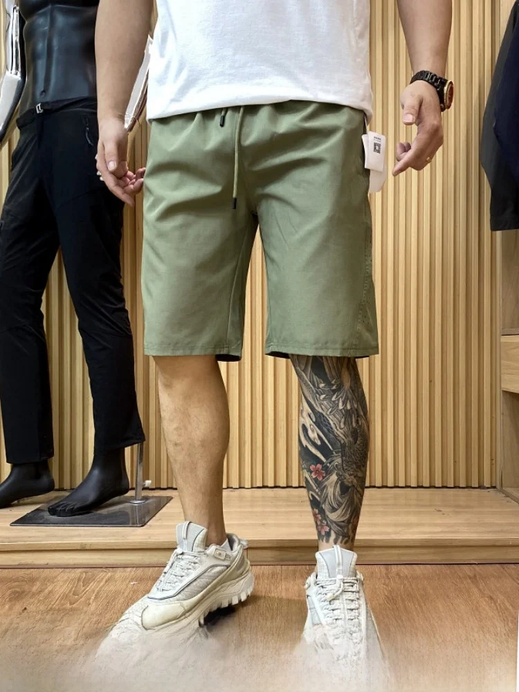 

Outdoor Commuting Laser Perforated Lightweight Quick Dry Summer Men's Short Pants Breathable Mesh Pocket Detail Casual Shorts