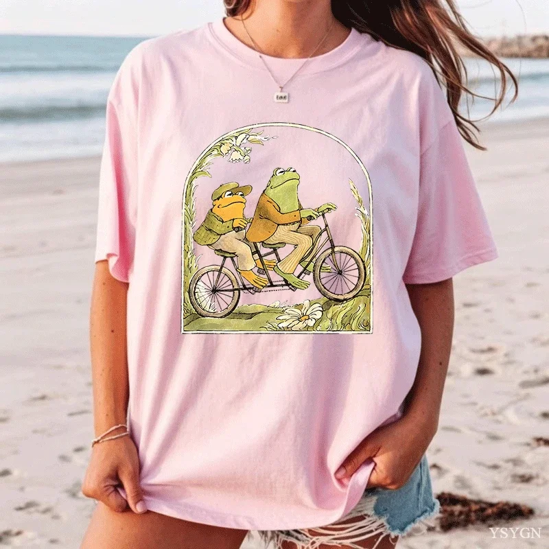 Frog and Toad 90s Graphic Shirt Frog and Toad Nature Tee Summer Comfort Frog Women T-Shirt Bike Lovers Shirt Classic Book Tops