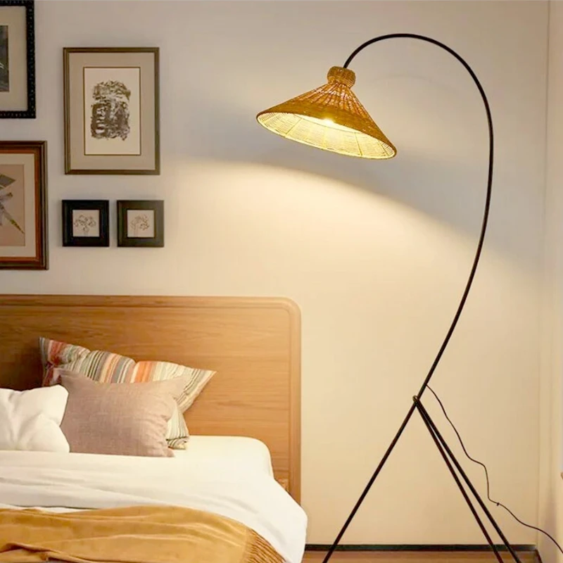 

French vintage floor lamp, living room, bedroom by sofa, study, Nanyang medieval atmosphere table lamp