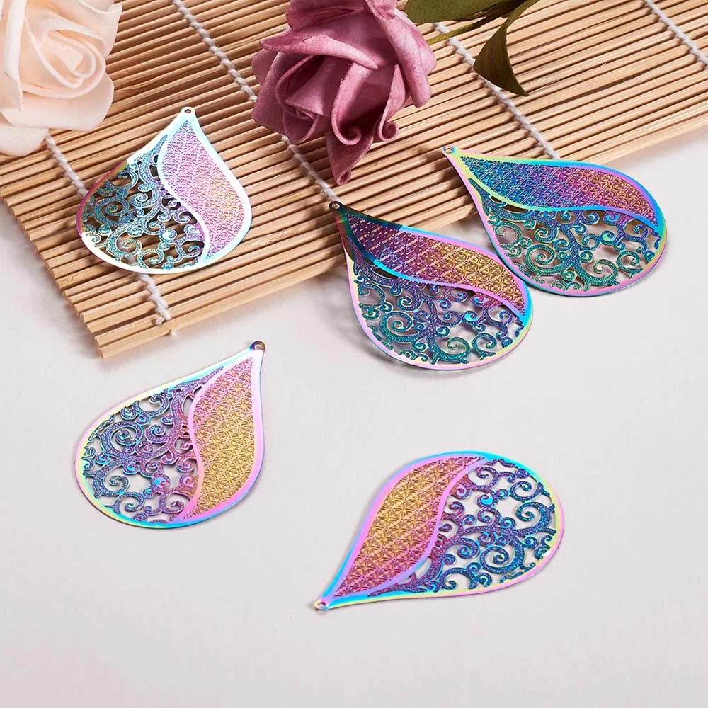 5 stücke Hohl Geometrie Blatt Schmetterling Blume Herz Edelstahl Filigrane Anhänger Regenbogen Farbe Charms Für DIY Ohrring Schmuck