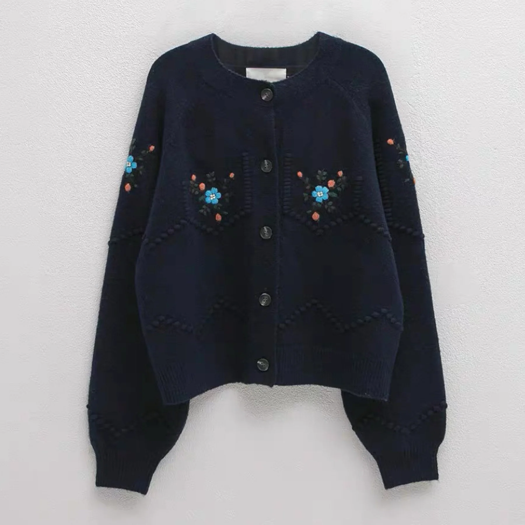 

Pure Korean Sle A*Nain Winter Knitted Cardigan And Vest Set with Heavy Embroidered Flowers round Ne Two-Piece Women's Wear