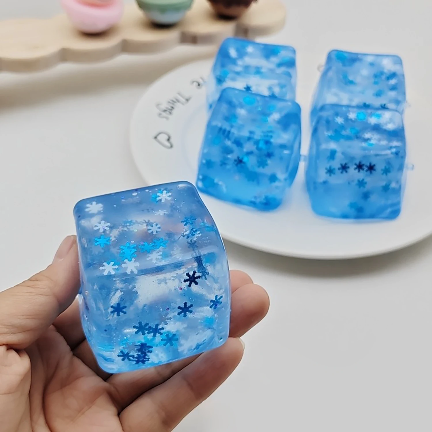 Maltose, floco de neve, cubos de gelo para alívio do estresse e espremendo, brinquedo de liberação lenta