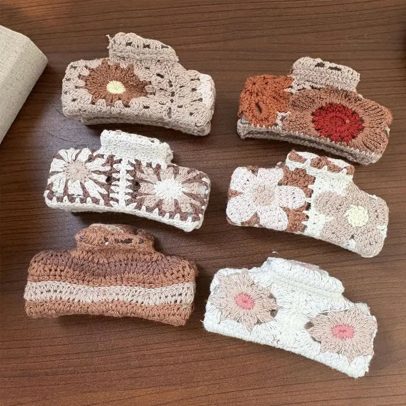 Gestrickte Blumen-Haarklammer für Mädchen und Frauen, gehäkelte handgemachte Haarnadel, modische Blumen-Haarspange, Hawaii-Bohemien-Haar-Accessoires – Detail 4