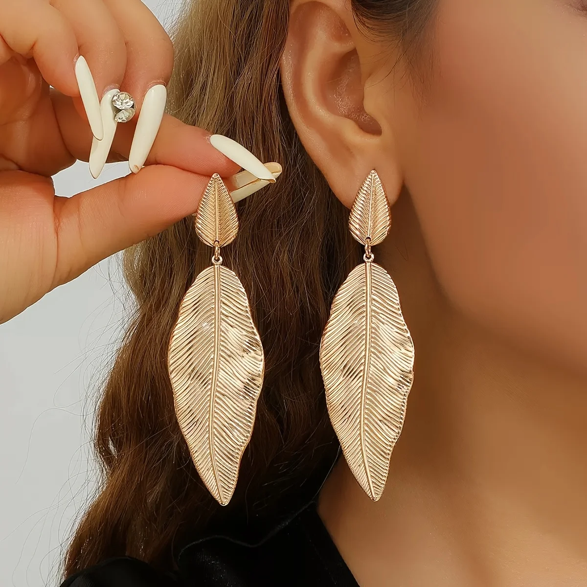 1 Pair Leaf Pendant Earrings, Elegant Hammered Texture Premium Irregular Women'S Ear Jewelry