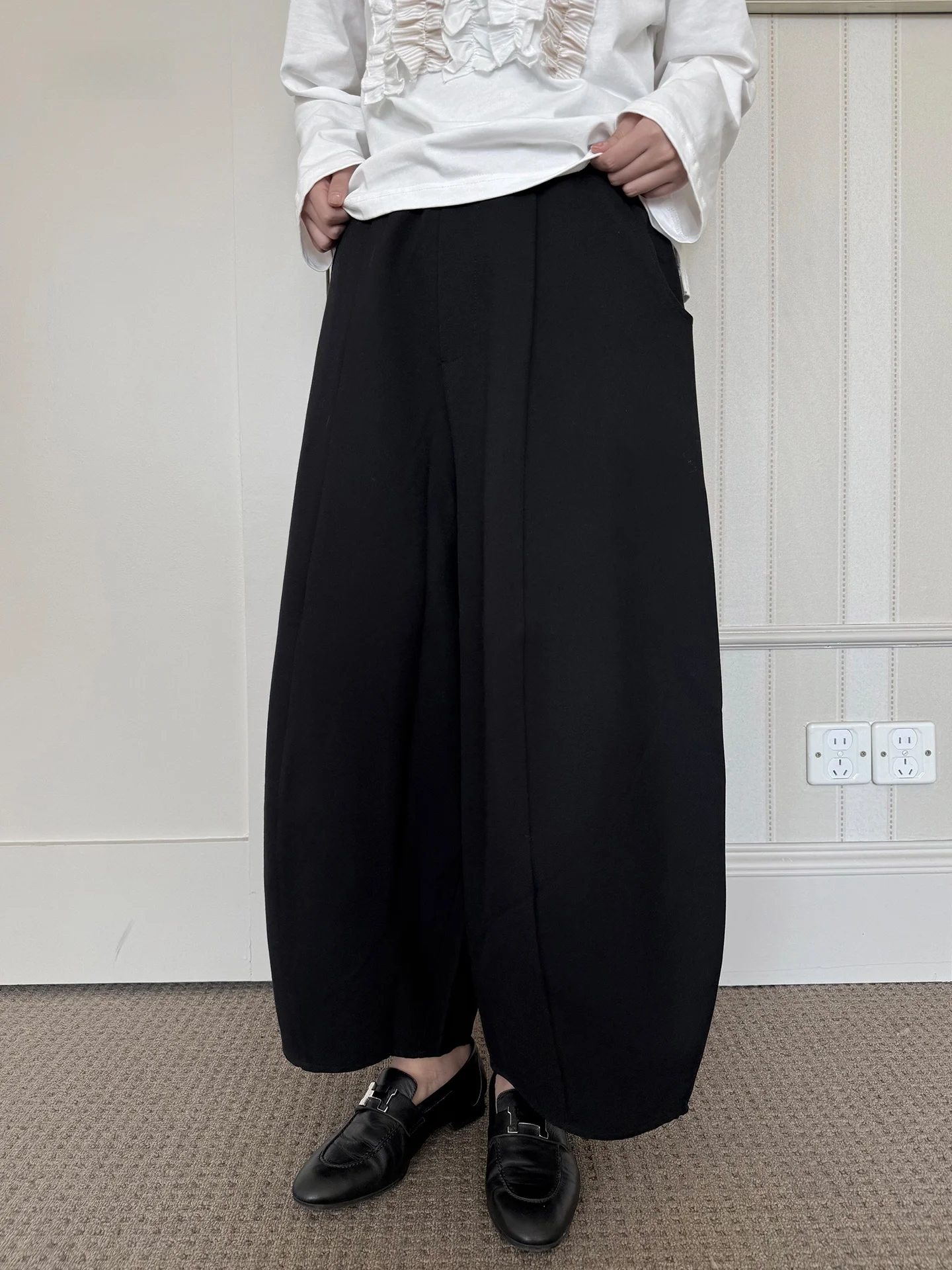 

Land And Mountain Island【Wild Journey】Simplified Style Balloon Pants Nine-Tenths Wide Leg Black Casual Trousers for Women