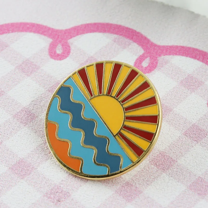 Spectacular Sunrise Over The Water Surface Metal Brooch Vintage Style Pin Accessory