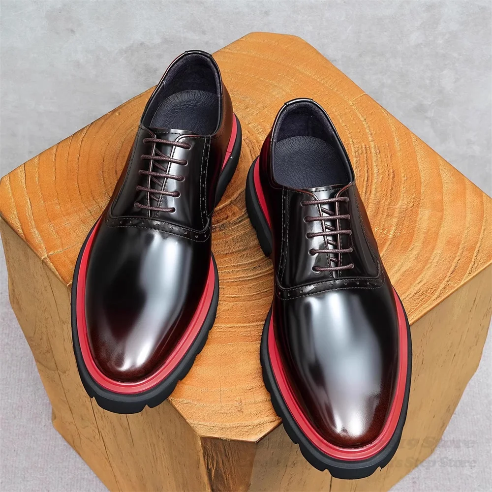 2025 جديد براءات الاختراع والجلود سميكة وحيد الارتفاع زيادة حذاء رجالي النمط البريطاني الأعمال رئيس كبير الدانتيل يصل أحذية من الجلد عادية