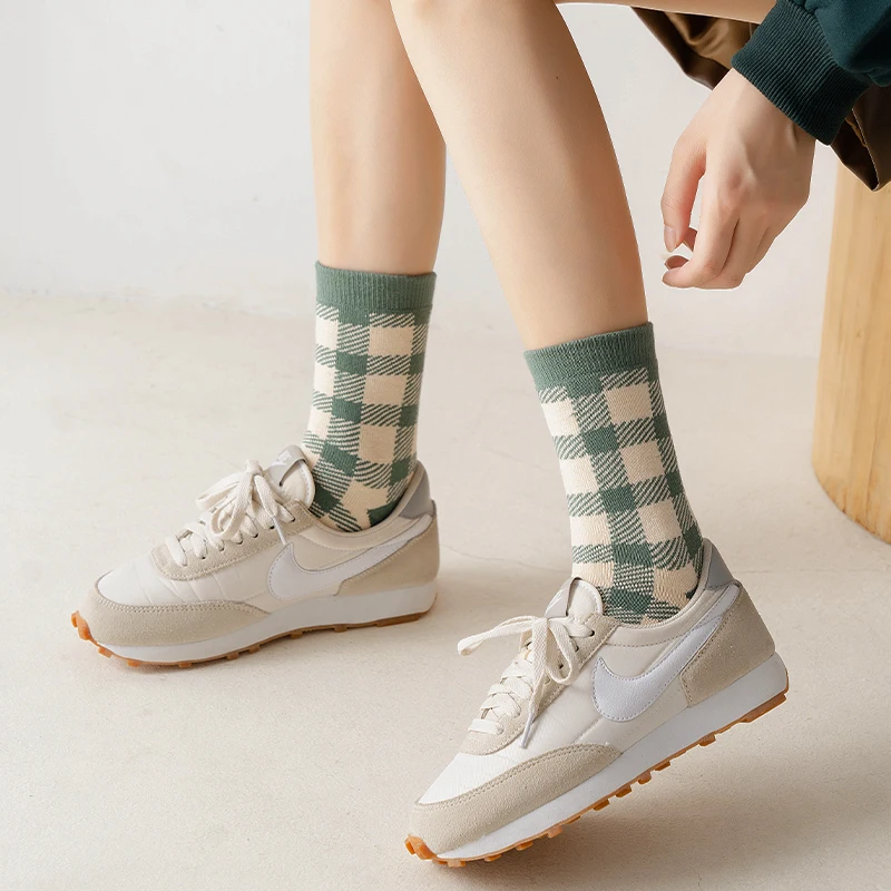 6 Pairs of Women\'s Autumn and Winter Cartoon Cute Flower Checkered Striped Sweet College Style Thick and Warm Looped Socks