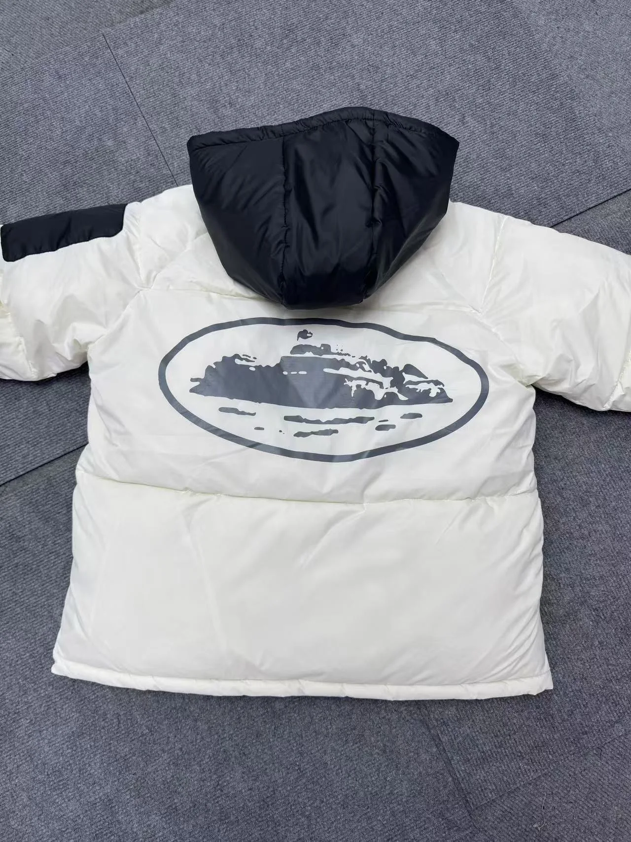 

Модный зимний пуховый хлопковый джет Thiened для мужчин и женщин, теплая модная верхняя одежда стандартной посадки Demon Island Sle