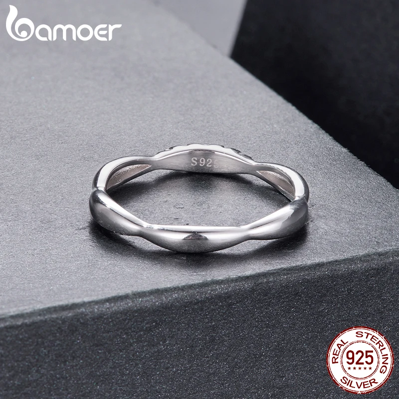 خاتم مويسانيتي ملتوي من BAMOER خاتم شريطي منحني قابل للتكديس مع خط مختبر الماس 925 فضة D اللون VVS1 هدية عيد الميلاد للسيدات