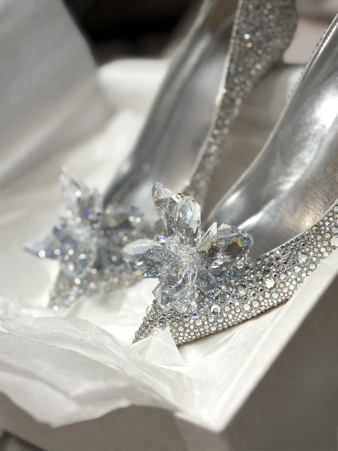 zapatos-de-tacon-alto-con-cristales-estilo-princesa-cenicienta-jiang-yiwans-zapatos-de-punta-puntiaguda-para-mujer-zapatos