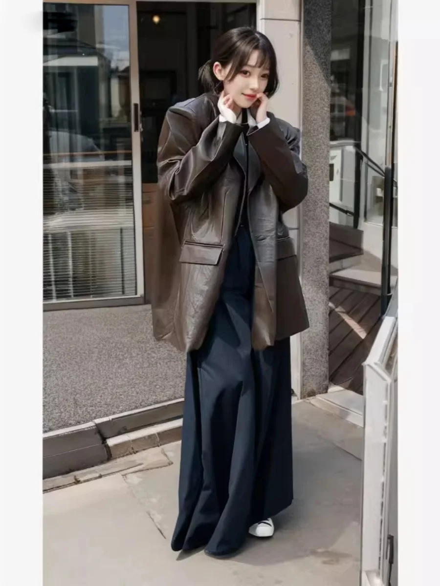 

Fashionable American Retro Women's Suit Jacket Coffee Color Leather Coat Commute Style Long Sleeve Zipper Closure Mid-Length