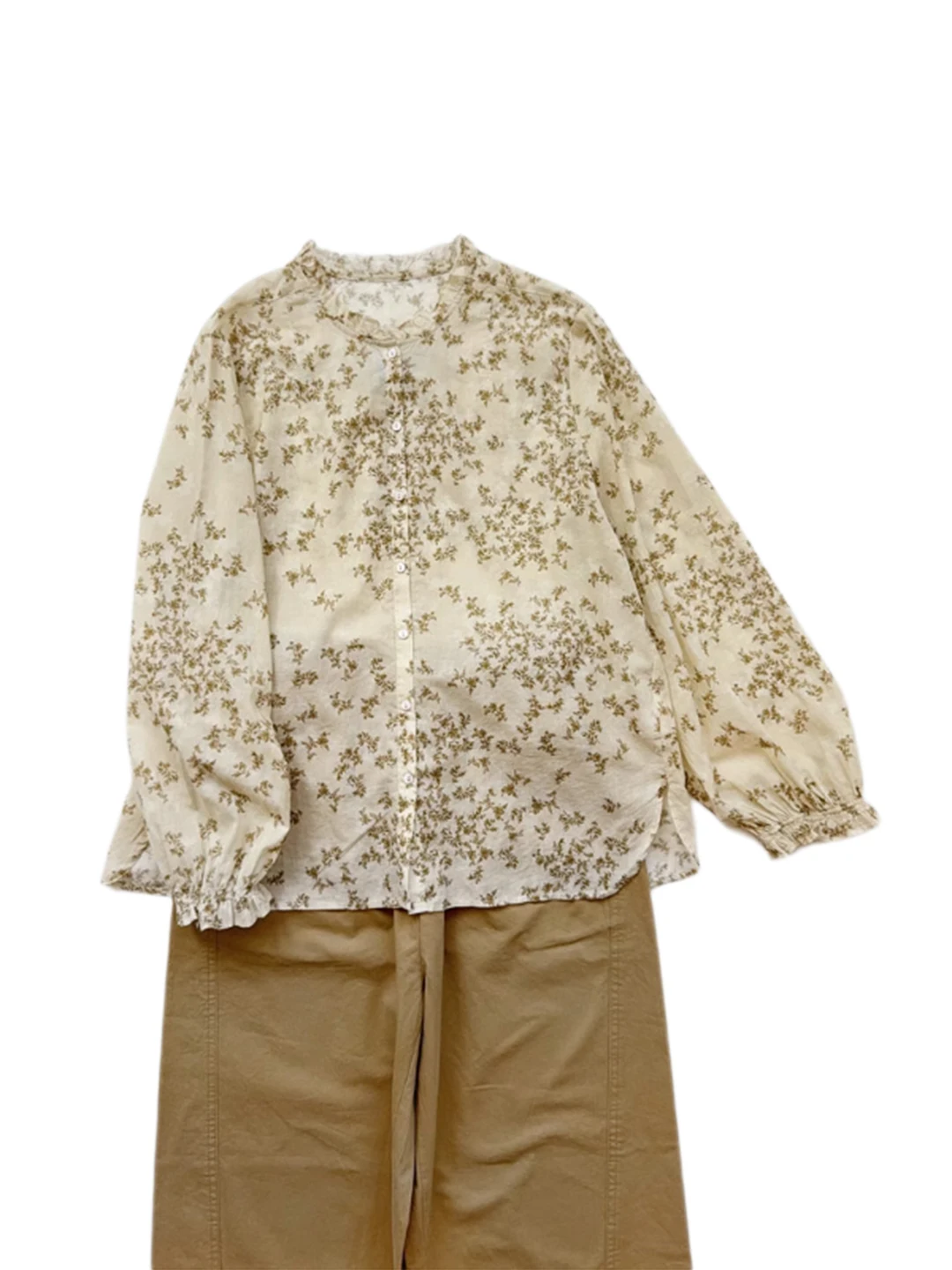 Luźna, długa koszula damska z bawełny i lnu, codzienna, z kwiatowym nadrukiem, zapinana na guziki, ze stójką i wykończeniem na uszy, idealna na jesień.