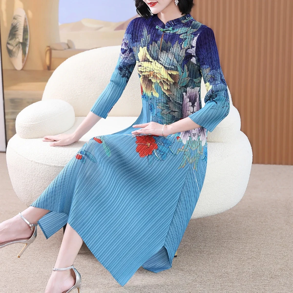 Chinesische Pfingstrose Druck Verbesserte Cheongsam Party Kleid Frauen Retro Stehkragen Frosch Elegante Dünne Miyake Plissee Abend