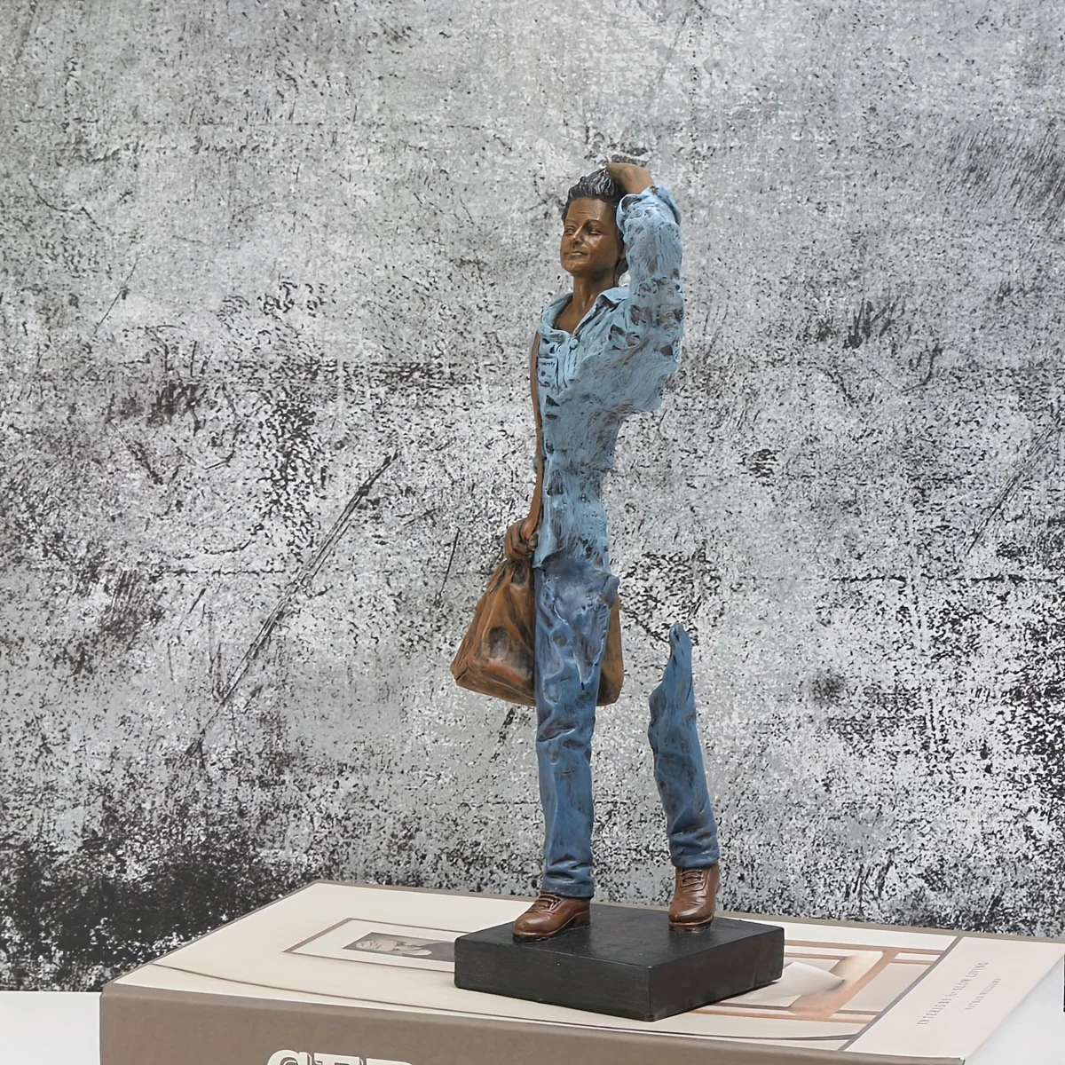 

Stylish Resin Art Statue for Living Room Entryway TV Cabinet Wine Bar Decor