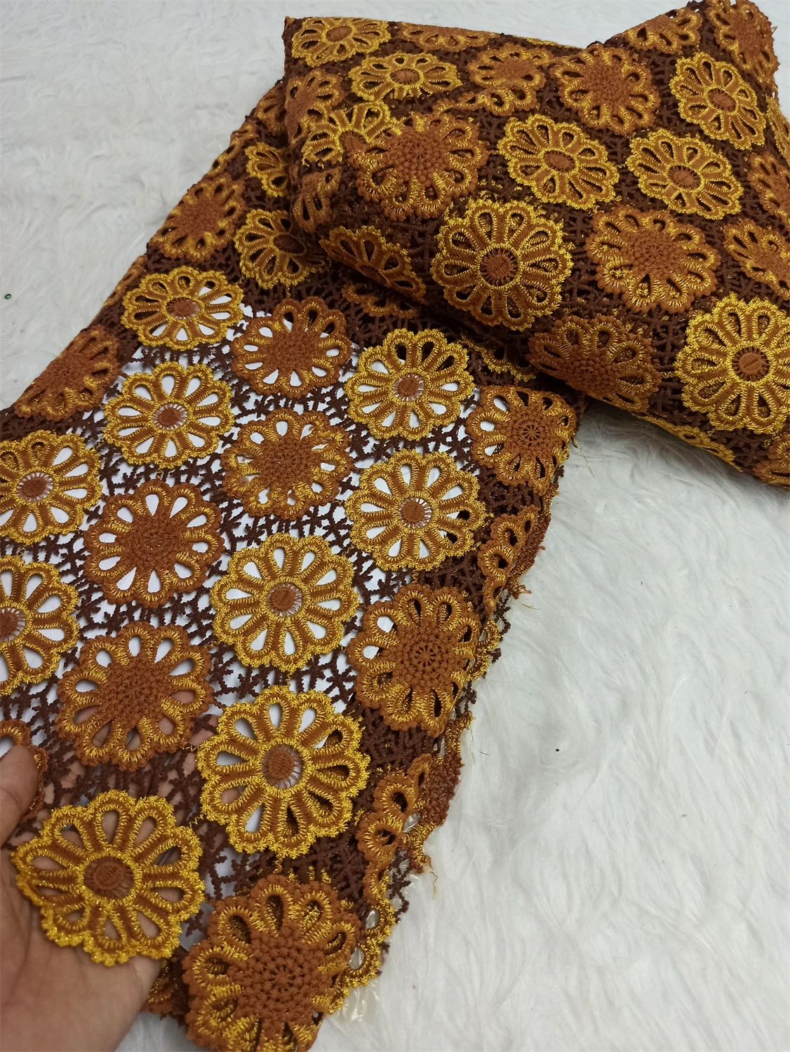 

Circle Hollow Out Design Guipure Cord Lace Fabric 2025 African Water Soluble Bicolor Lace Nigeria Cord For Women Wedding Dresses