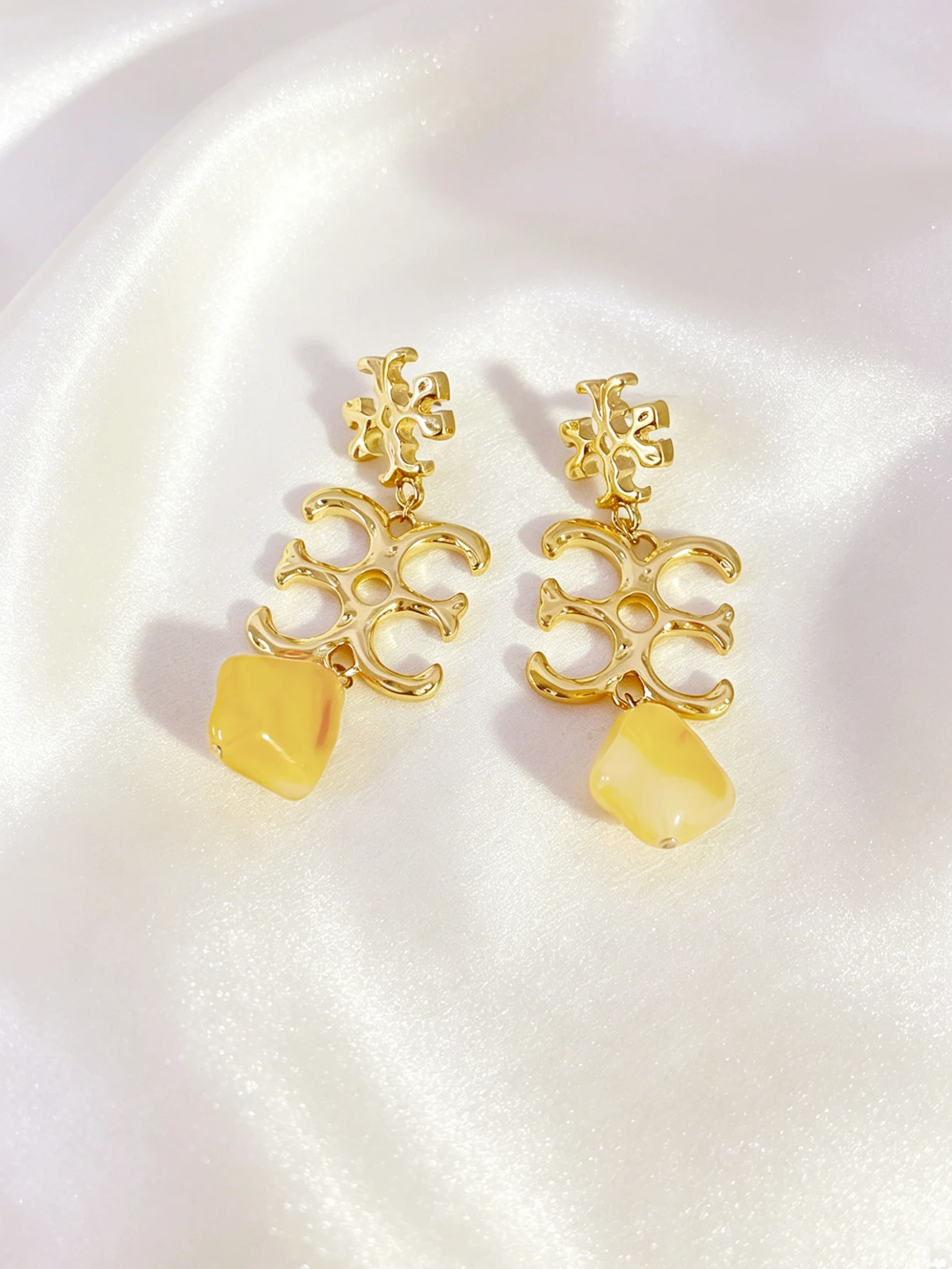 1 Pair of Cross Pendant Earrin - огляд і ціна Resin Art Logo
