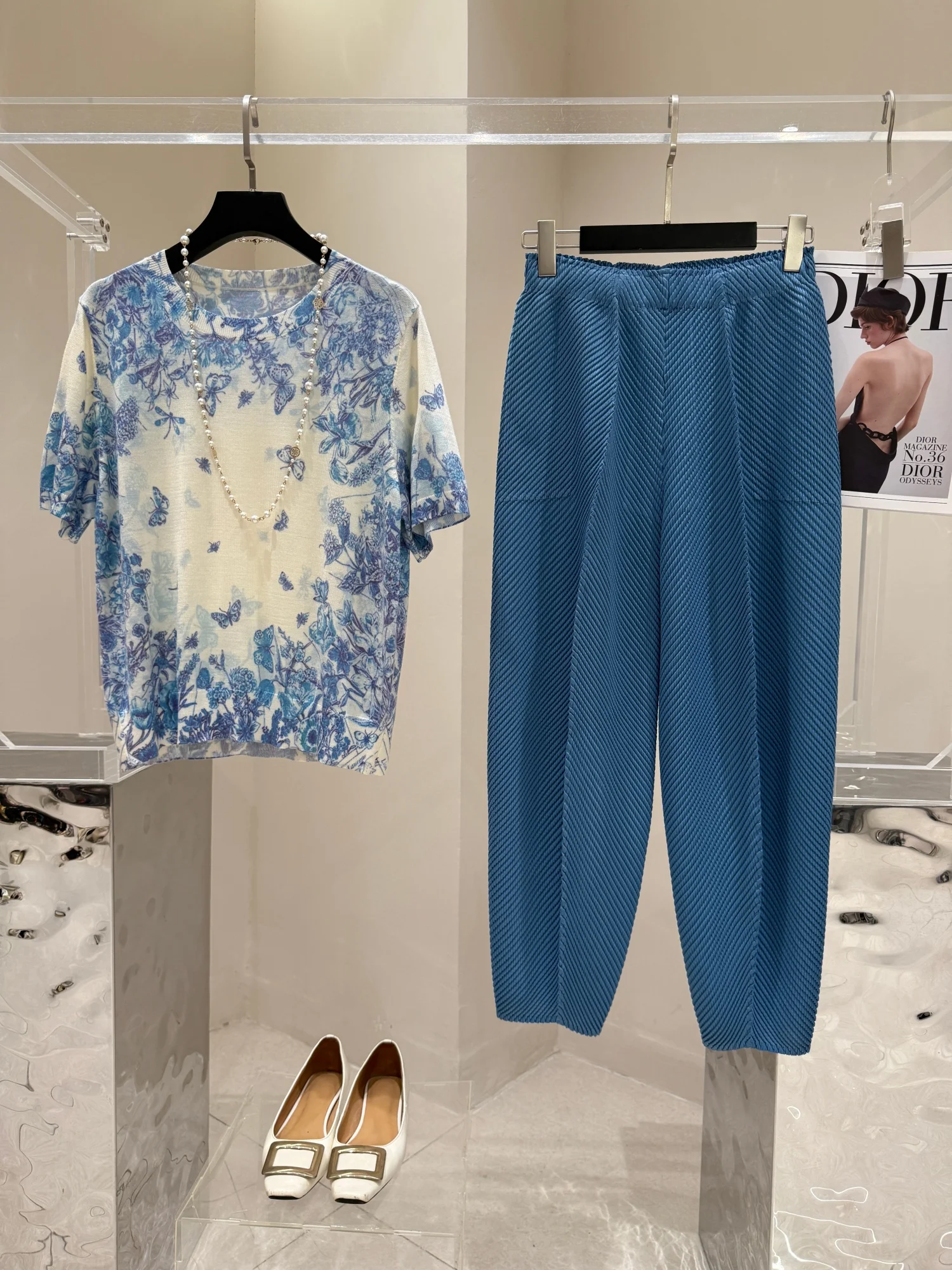 

Elegant Fashionable Two-Piece Set for Middle-Aged Women Summer New Arrival Lightweight Luxury High-Quality Print Pattern