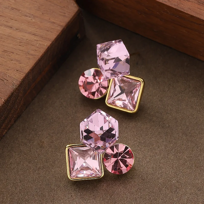 

Fashionable and exquisite ultra-transparent sugar cube glass crystal zircon earrings niche style simple and versatile earrings