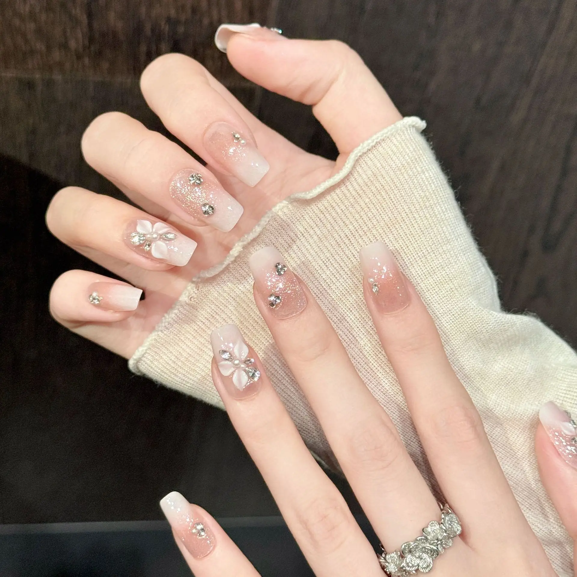 10PCS Square/Oval Handmade Press On Nails,Cherry Powder Fine Flash Gradient Broken Diamond,Suitable For Parties And Daily Wear.