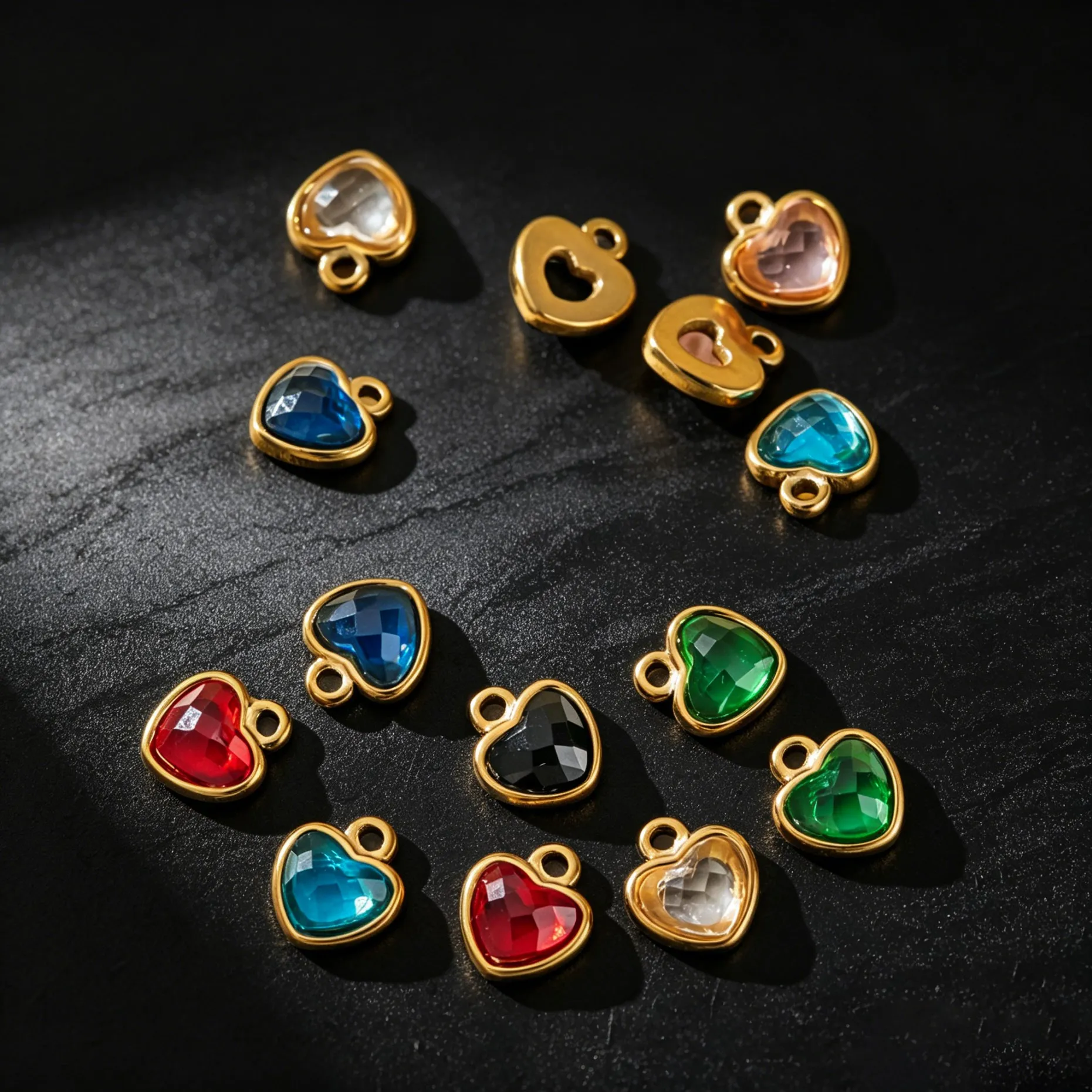 5 Stück Edelstahl-Herzanhänger, goldene Kristallanhänger für DIY-Schmuck, Halsketten, Armbänder, Bastelzubehör, Zubehör für die Herstellung von Schmuck. – Detail 3