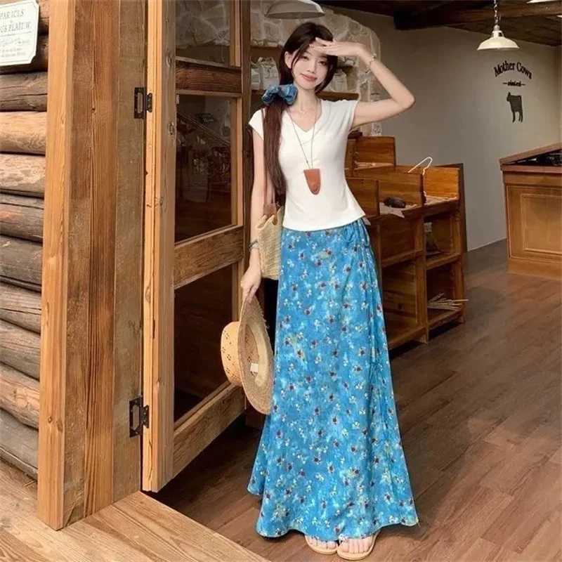 

Blue Floral Oil Painting Lace Vp Skirt For Women's Summer New Slim Fit and Slimming V-neck Shoulder Short Sleeved T-Shirt Suit