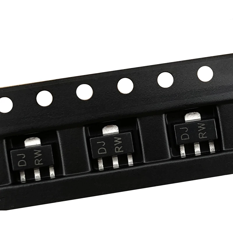 (100 قطعة) 2SD2098 SOT-89 (وضع علامة DJRW) 5A 20V SMD صمام ثلاثي كريستال