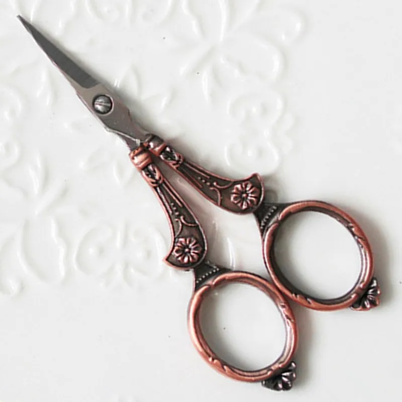 Fashion Retro Carved Stainless Steel Scissors Handicraft Paper Cutter Tool Home Tailor Cross Stitch Shears School Office Supply