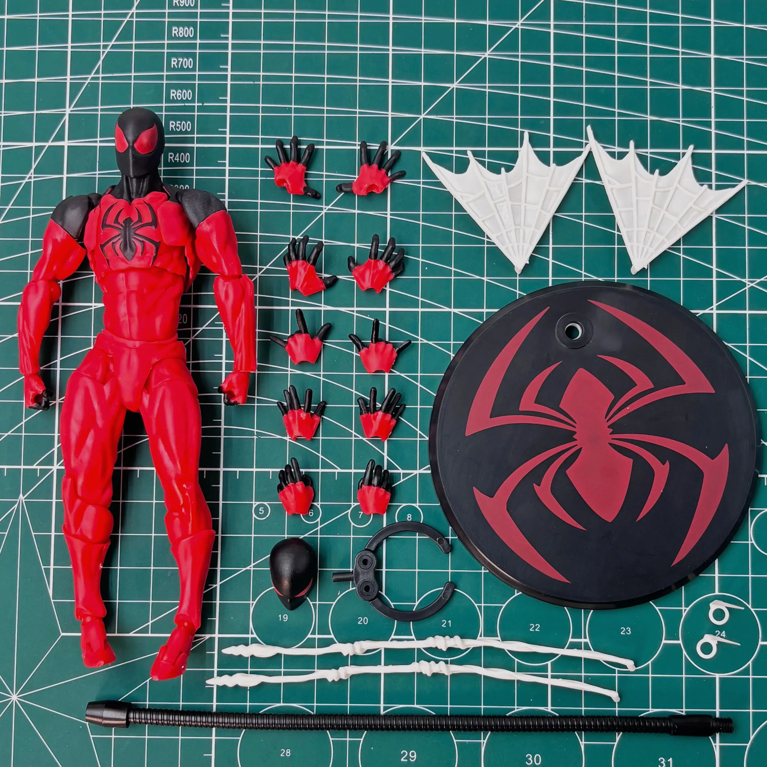 Klassische Schwarz-Rote Spider-Man Venom Symbiote Actionfigur - Bewegliches Sammlermodell-Spielzeug für Kinder und Erwachsene