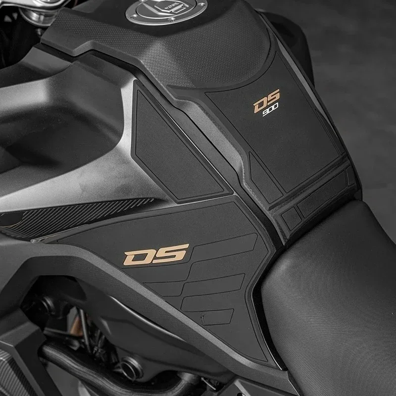 For VOGE DS900X DSX900 Motorcycle Rubber Fuel Tank Decoration And Protection Stickers Pad Bike Colorful Decals Can Choose Style
