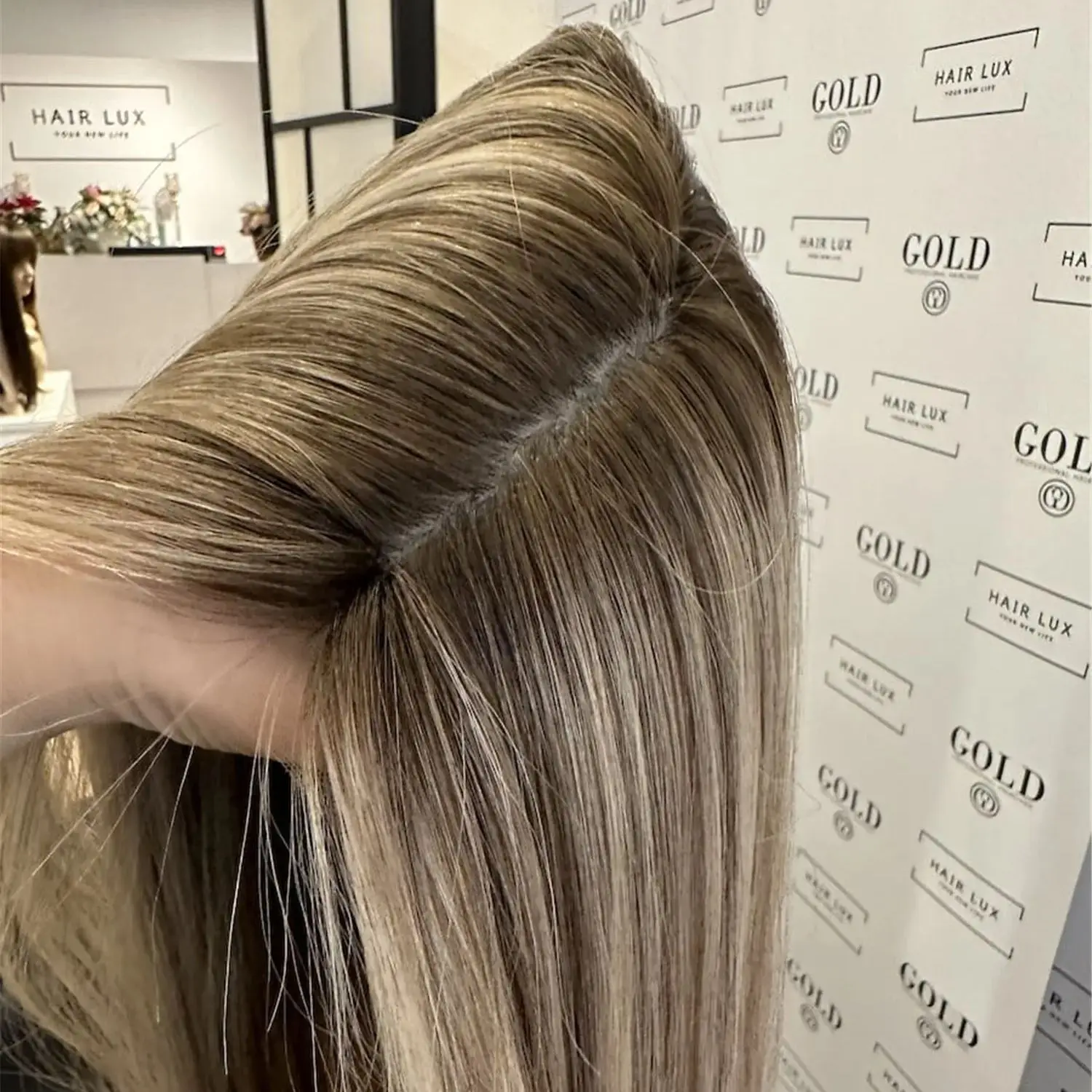 

Новинка: Парик из синтетических волос цвета пепельно-коричневый, без клея, с центральным пробором, реалистичной линией роста волос, 13*4, высококачественный, для вечеринок и отпуска