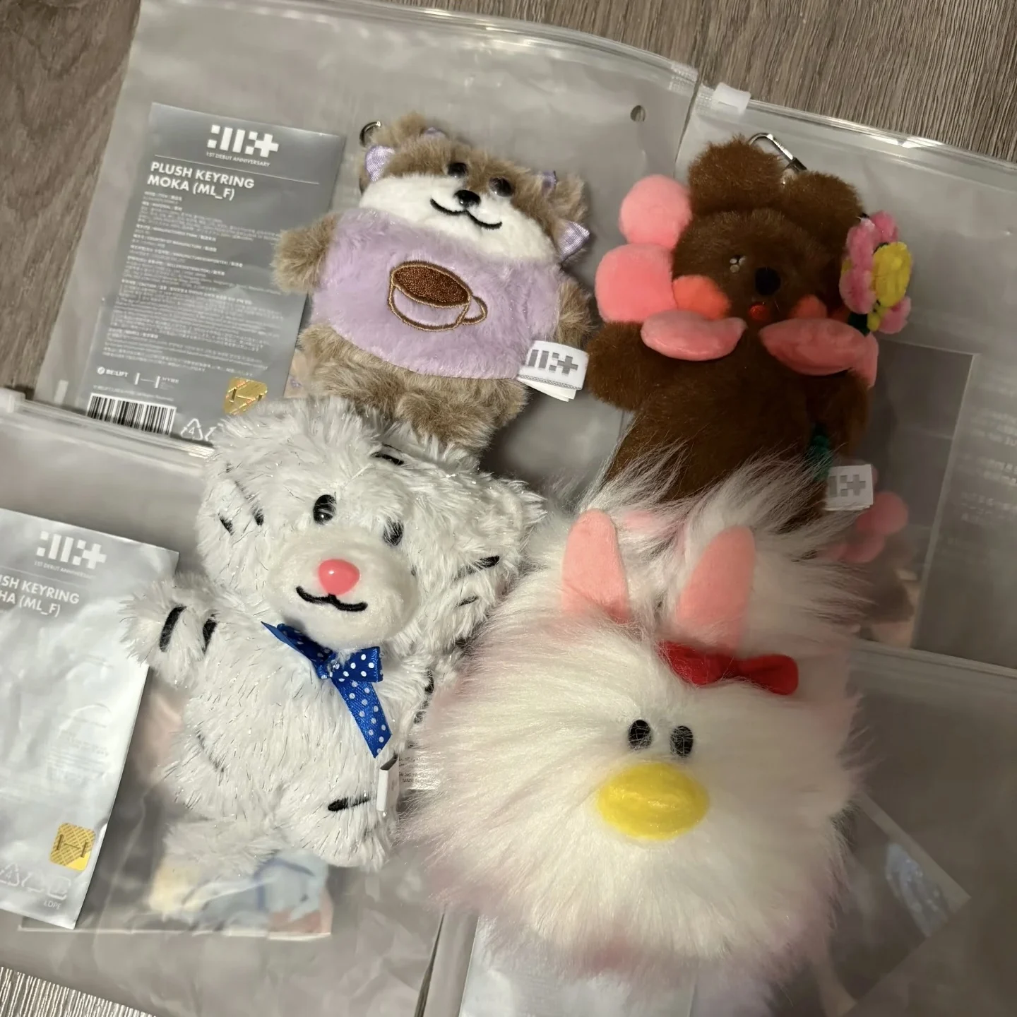 KPOP ILLIT أفخم دمية المفاتيح المنبثقة مخزن دمية حقيبة قلادة YUNAH MINJU WONHEE IROHA MOKA المشجعين جمع الهدايا #3