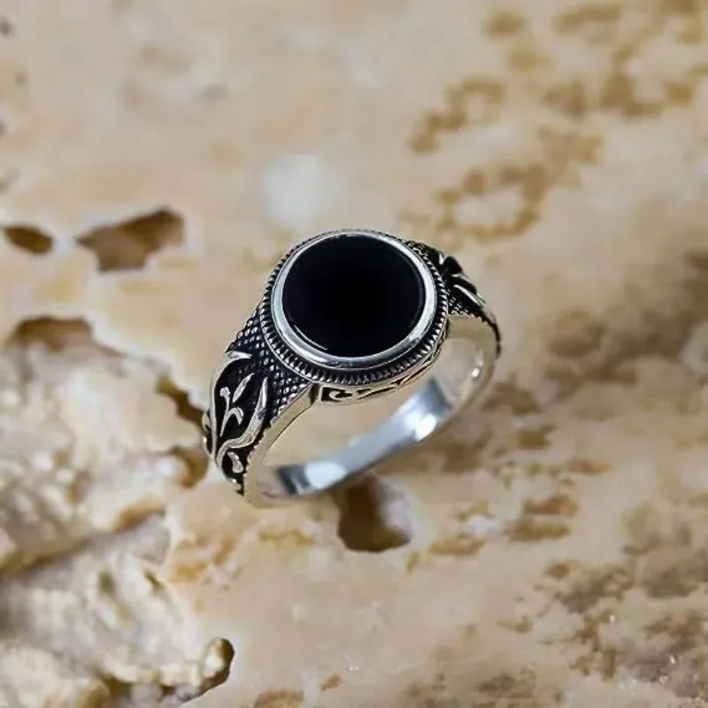 European Retro Fashion Personalized Inlaid Black Resin Exquisite Pattern Men's Ring