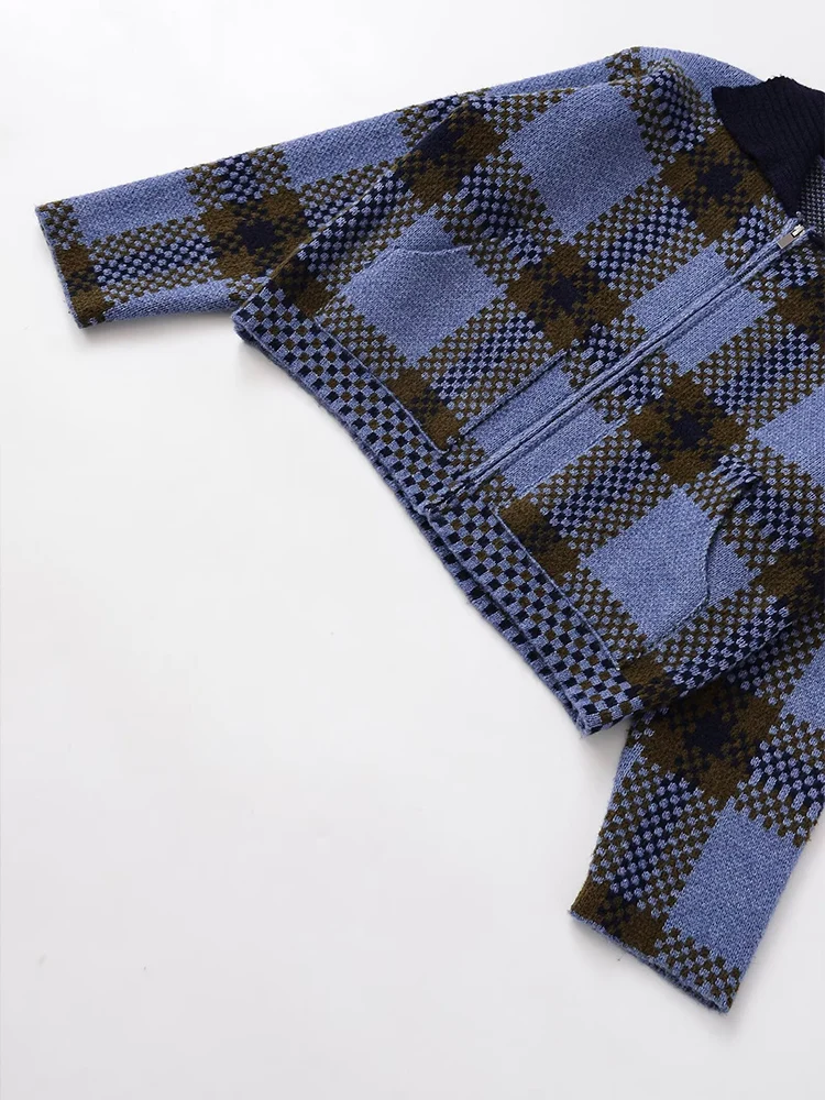 سترة نسائية محبوكة منقوشة بأكمام طويلة وسحاب ومزاجية متعددة الاستخدامات على الطراز الأوروبي