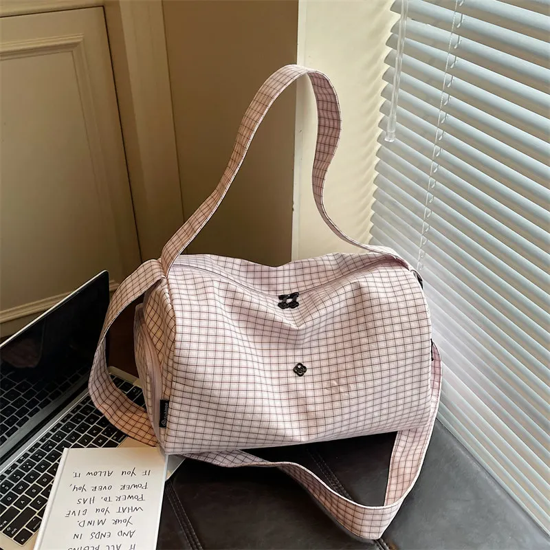 lightweight-large-capacity-short-trip-sports-bag-fitness-casual-crossbody-single-shoulder-bag-fashionable-versatile-travel-bag