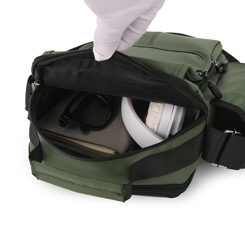 Sportliche quadratische Umhängetasche für Herren – Robuste, weiche Umhängetasche im College-Stil mit multifunktionalen Taschen – Detail 20