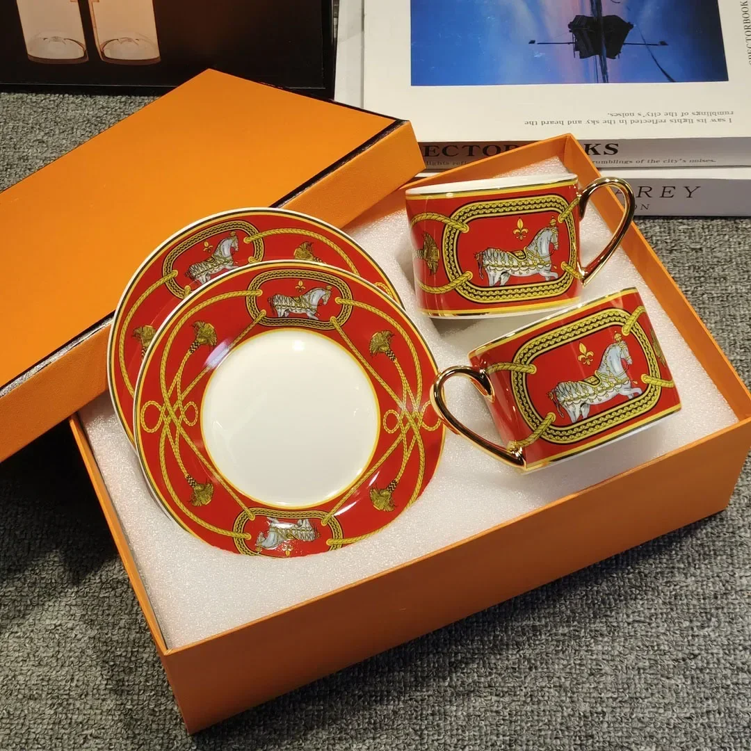 

2024 New Ceramic Coffee Cup Saucer Set Creative Simple Home Office Afternoon Flower Tea Cups with Tray Tea Set Drinking Set Gift